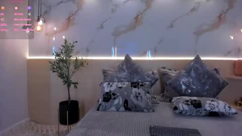    online show from October 1, 2025, 11:49 am