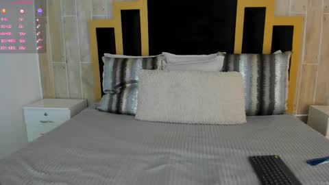    online show from December 14, 2025, 7:40 pm