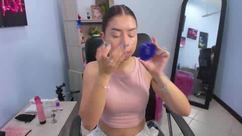 isebella online show from May 5, 2026, 1:52 pm
