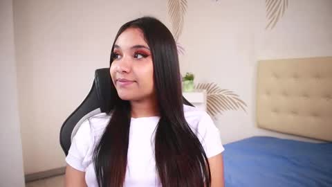   online show from November 24, 2025, 12:38 pm