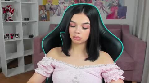 isabellevale online show from October 21, 2025, 5:57 pm
