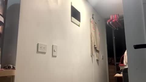 Isa online show from March 3, 2025, 4:47 am