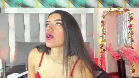 Isa online show from December 22, 2025, 3:47 am