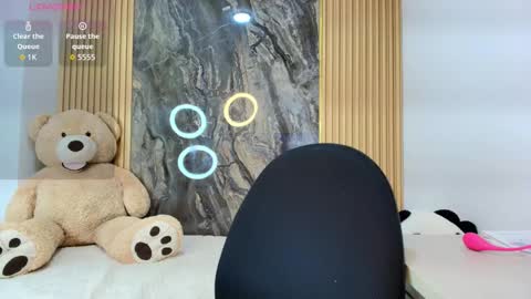 ISADORA online show from February 20, 2026, 10:27 am