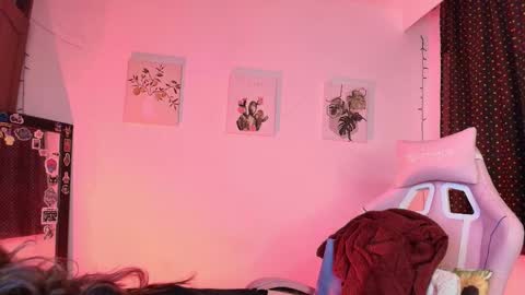 Snapshot of isaferrer06 chatting on December 4, 2025, 4:22 am Isabella Ferrer online show from December 4, 2025, 4:22 am