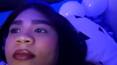 Snapshot of isamoon99 chatting on October 21, 2025, 2:34 am Isa online show from October 21, 2025, 2:34 am