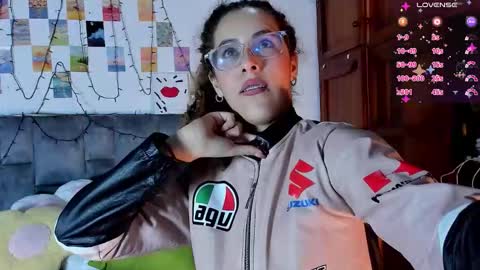 Isabela  online show from February 3, 2026, 4:21 am