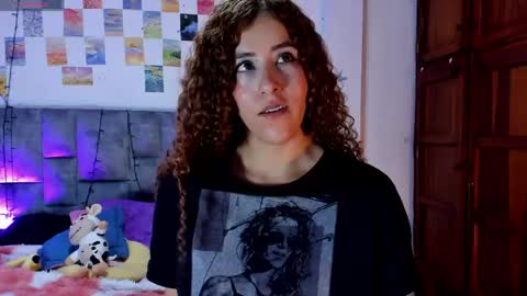 Isabela  online show from April 17, 2026, 4:37 am