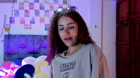 Isabela  online show from April 21, 2026, 3:02 am