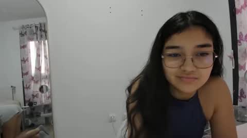 Snapshot of isasuarezzzz chatting on February 27, 2026, 5:57 pm Isa Suarez online show from February 27, 2026, 5:57 pm