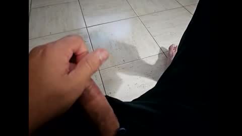 Snapshot of iscrewinutibolt chatting on January 17, 2025, 10:11 am Carlos online show from January 17, 2025, 10:11 am