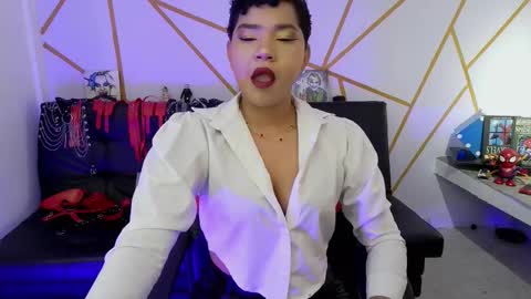 isabela online show from October 28, 2025, 8:44 pm