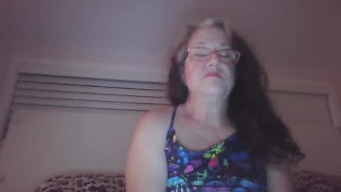 Snapshot of iseestarz420 chatting on January 6, 2025, 6:25 am Iseestarz420 online show from January 6, 2025, 6:25 am