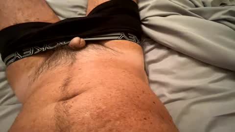 isemencum18 online show from January 9, 2025, 1:45 pm