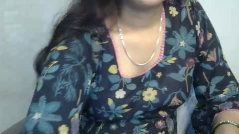 ishika_ishu online show from September 10, 2025, 5:24 pm