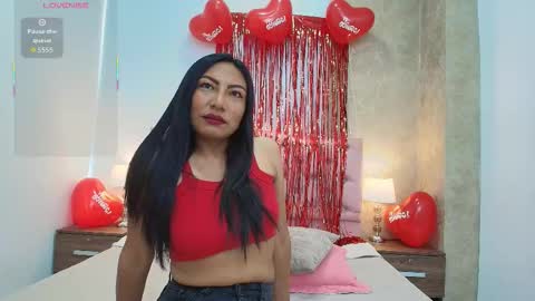 Isis Choi online show from February 14, 2026, 7:32 pm