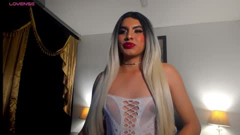 isis_shine online show from September 23, 2025, 12:52 pm