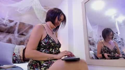 Snapshot of isisblakee chatting on October 31, 2025, 11:22 am Isis online show from October 31, 2025, 11:22 am