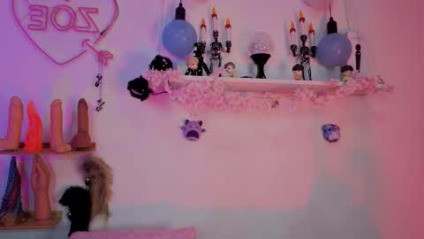 Isisjones18 online show from November 15, 2025, 9:39 am