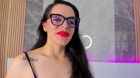 Isis Noir online show from September 24, 2025, 12:19 pm