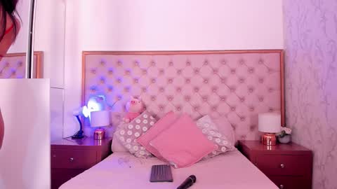 Snapshot of isla_scott chatting on October 27, 2025, 2:48 am Vanessa online show from October 27, 2025, 2:48 am