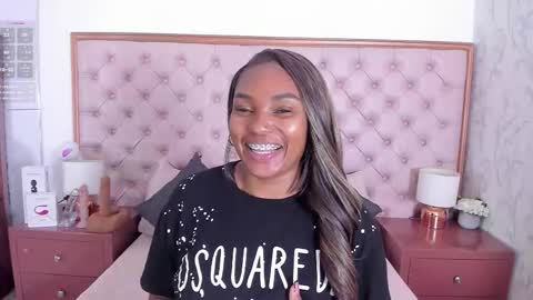 Snapshot of isla_scott chatting on November 10, 2025, 11:20 am Vanessa online show from November 10, 2025, 11:20 am