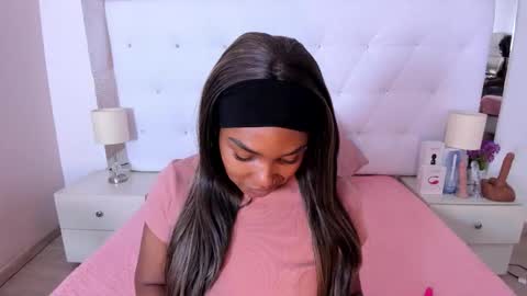 Snapshot of isla_scott chatting on November 13, 2025, 11:20 am Vanessa online show from November 13, 2025, 11:20 am