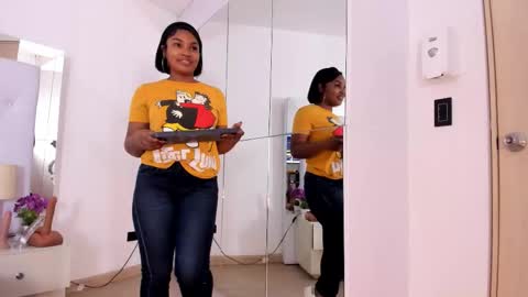 Snapshot of isla_scott chatting on January 19, 2026, 11:25 am Vanessa online show from January 19, 2026, 11:25 am