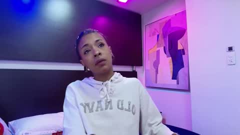 Snapshot of isla_stoones chatting on October 18, 2025, 12:39 pm isla stoones online show from October 18, 2025, 12:39 pm