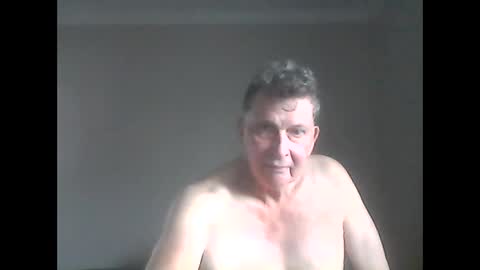 island625103 online show from January 29, 2025, 8:46 pm