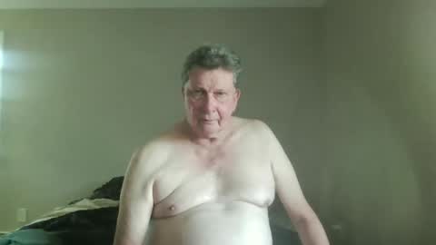 island625103 online show from September 19, 2025, 8:31 pm