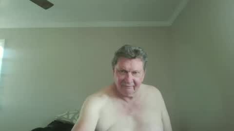 island625103 online show from September 20, 2025, 6:31 pm