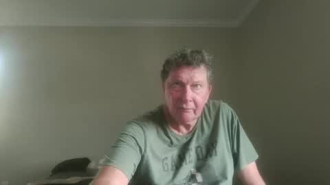 island625103 online show from September 28, 2025, 4:45 pm