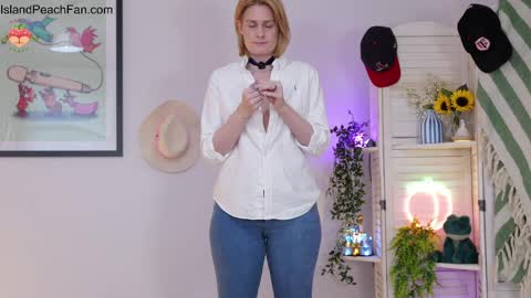 Lou  Peaches online show from April 5, 2026, 2:14 pm