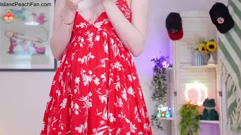 Lou  Peaches online show from April 18, 2026, 2:10 pm