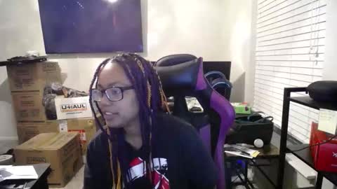 Snapshot of islothonit chatting on April 4, 2026, 3:49 am Sharice online show from April 4, 2026, 3:49 am