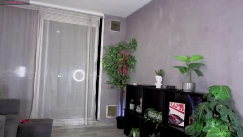 Julyane online show from April 11, 2026, 12:37 am