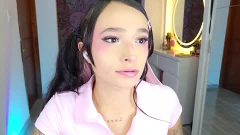 Snapshot of issa_garcia chatting on February 18, 2026, 10:28 pm I S S A B E L A Igissaa ax Xlittleissa online show from February 18, 2026, 10:28 pm