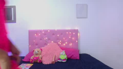 Snapshot of issa_kitty chatting on February 18, 2025, 6:47 pm issa_kitty online show from February 18, 2025, 6:47 pm