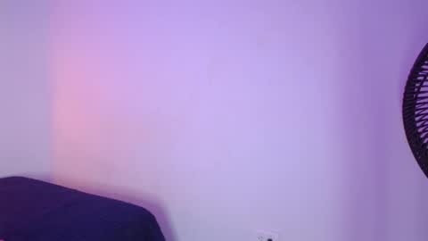 Snapshot of issa_kitty chatting on February 27, 2025, 5:15 pm issa_kitty online show from February 27, 2025, 5:15 pm