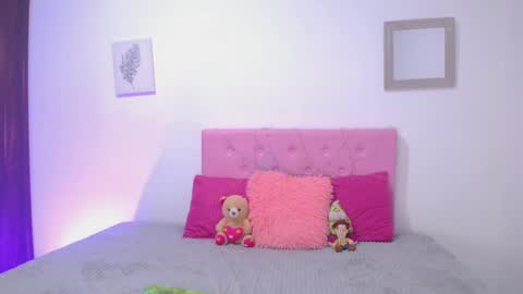 Snapshot of issa_kitty chatting on March 7, 2025, 11:27 pm issa_kitty online show from March 7, 2025, 11:27 pm