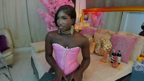 Snapshot of isseymz chatting on December 25, 2024, 10:28 am Iseey online show from December 25, 2024, 10:28 am