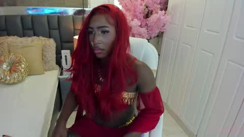 Snapshot of isseymz chatting on February 18, 2025, 9:43 am Iseey online show from February 18, 2025, 9:43 am