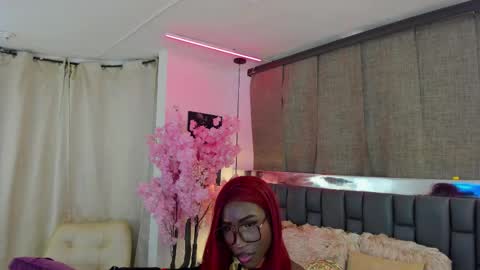 Snapshot of isseymz chatting on February 23, 2025, 9:26 pm Iseey online show from February 23, 2025, 9:26 pm