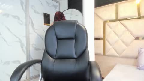 Snapshot of issysleblanc chatting on January 17, 2026, 3:55 am Issys online show from January 17, 2026, 3:55 am