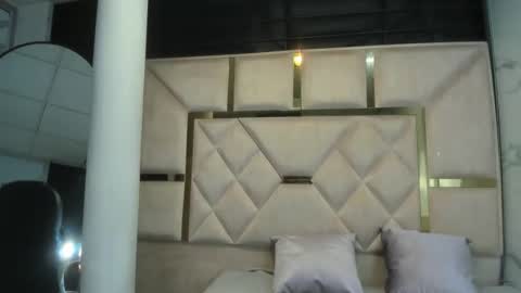 Snapshot of issysleblanc chatting on January 18, 2026, 8:51 am Issys online show from January 18, 2026, 8:51 am