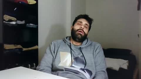 italianboybcn online show from January 25, 2025, 6:57 pm