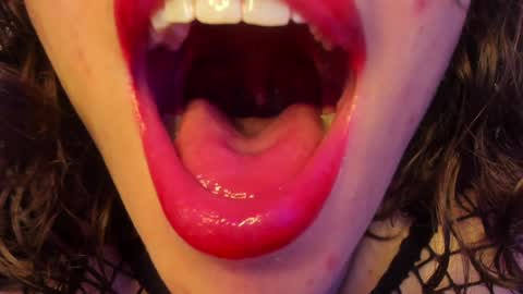 Snapshot of its_marie chatting on January 9, 2025, 1:45 pm Maria online show from January 9, 2025, 1:45 pm