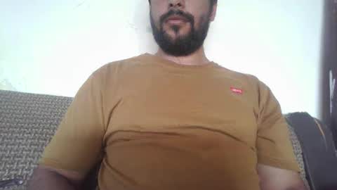 Snapshot of its_me_2323 chatting on October 17, 2025, 4:04 am its_me_2323 online show from October 17, 2025, 4:04 am