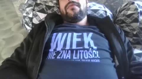 Snapshot of its_me_2323 chatting on April 6, 2026, 4:57 am its_me_2323 online show from April 6, 2026, 4:57 am